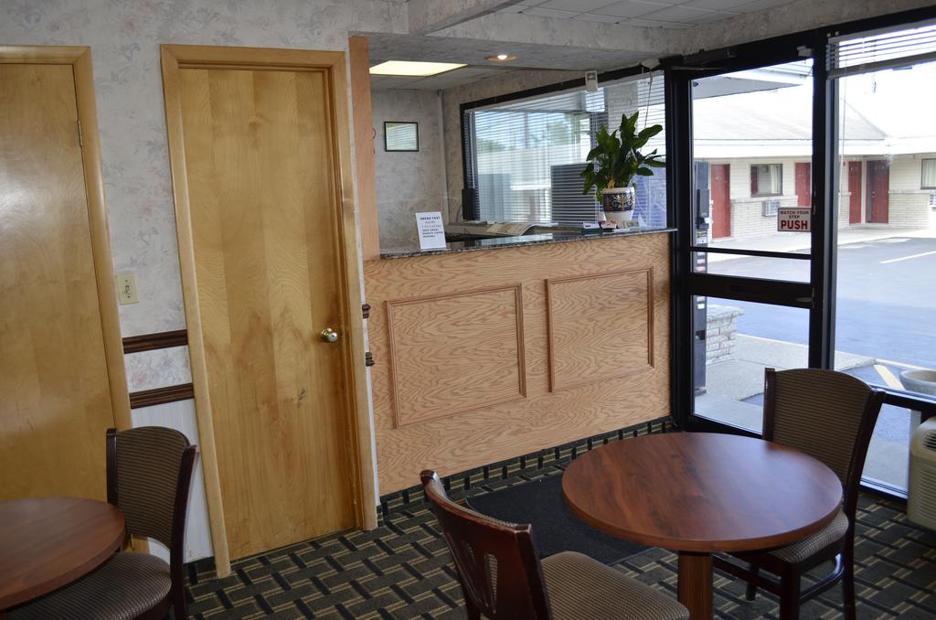 Budget Inn Williamsville Dış mekan fotoğraf