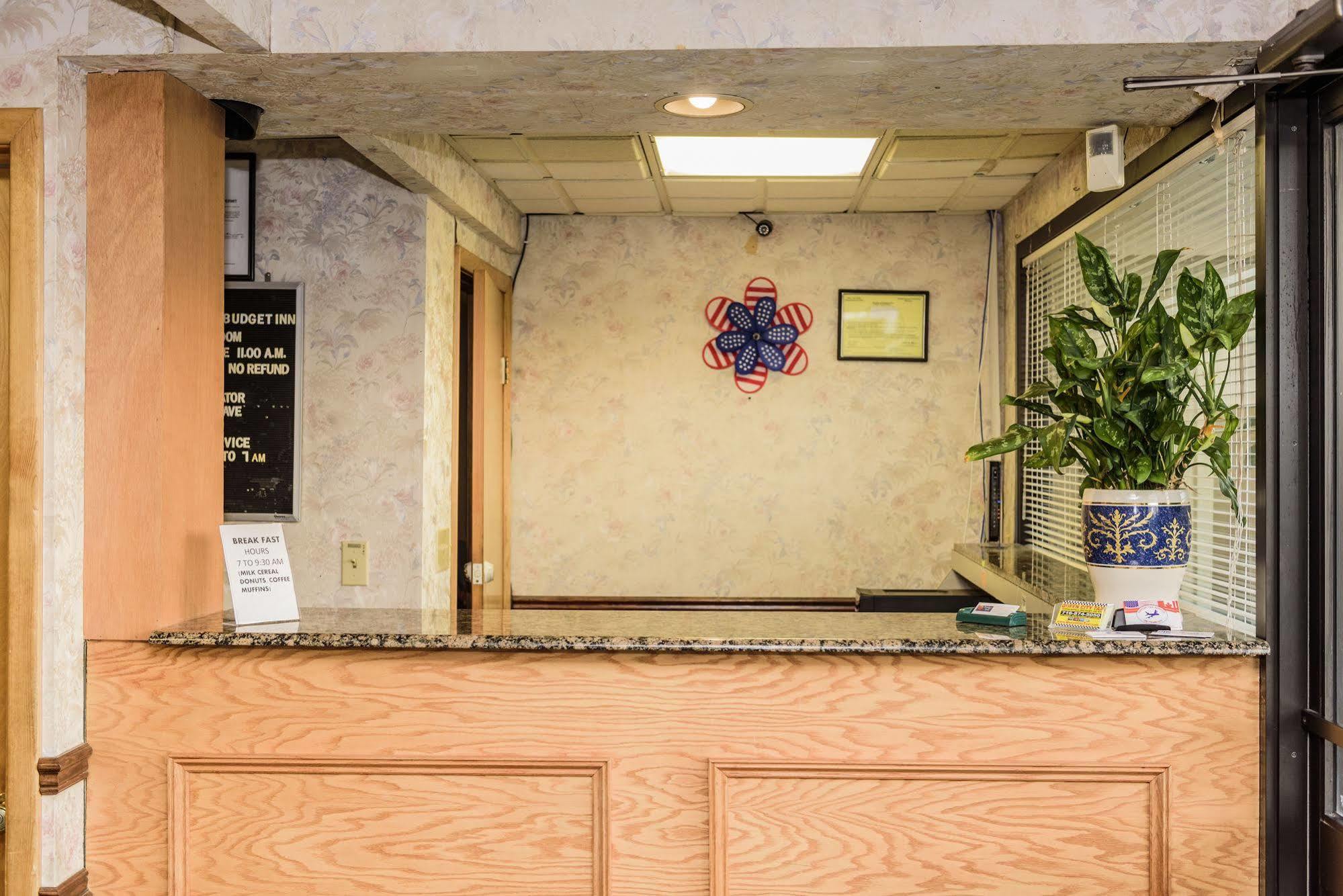 Budget Inn Williamsville Dış mekan fotoğraf
