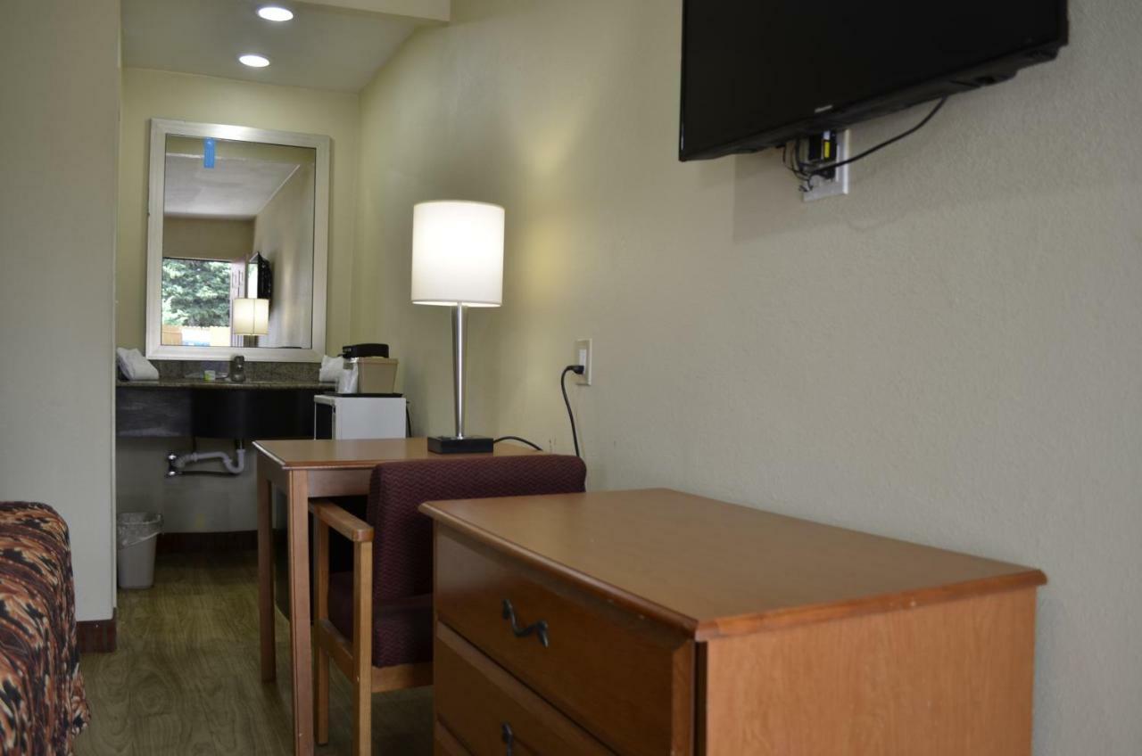 Budget Inn Williamsville Dış mekan fotoğraf
