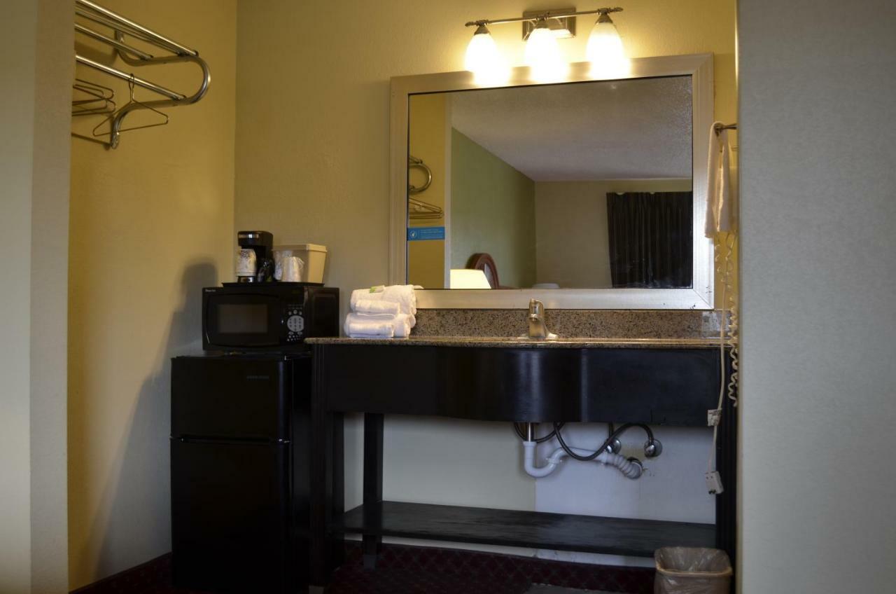 Budget Inn Williamsville Dış mekan fotoğraf